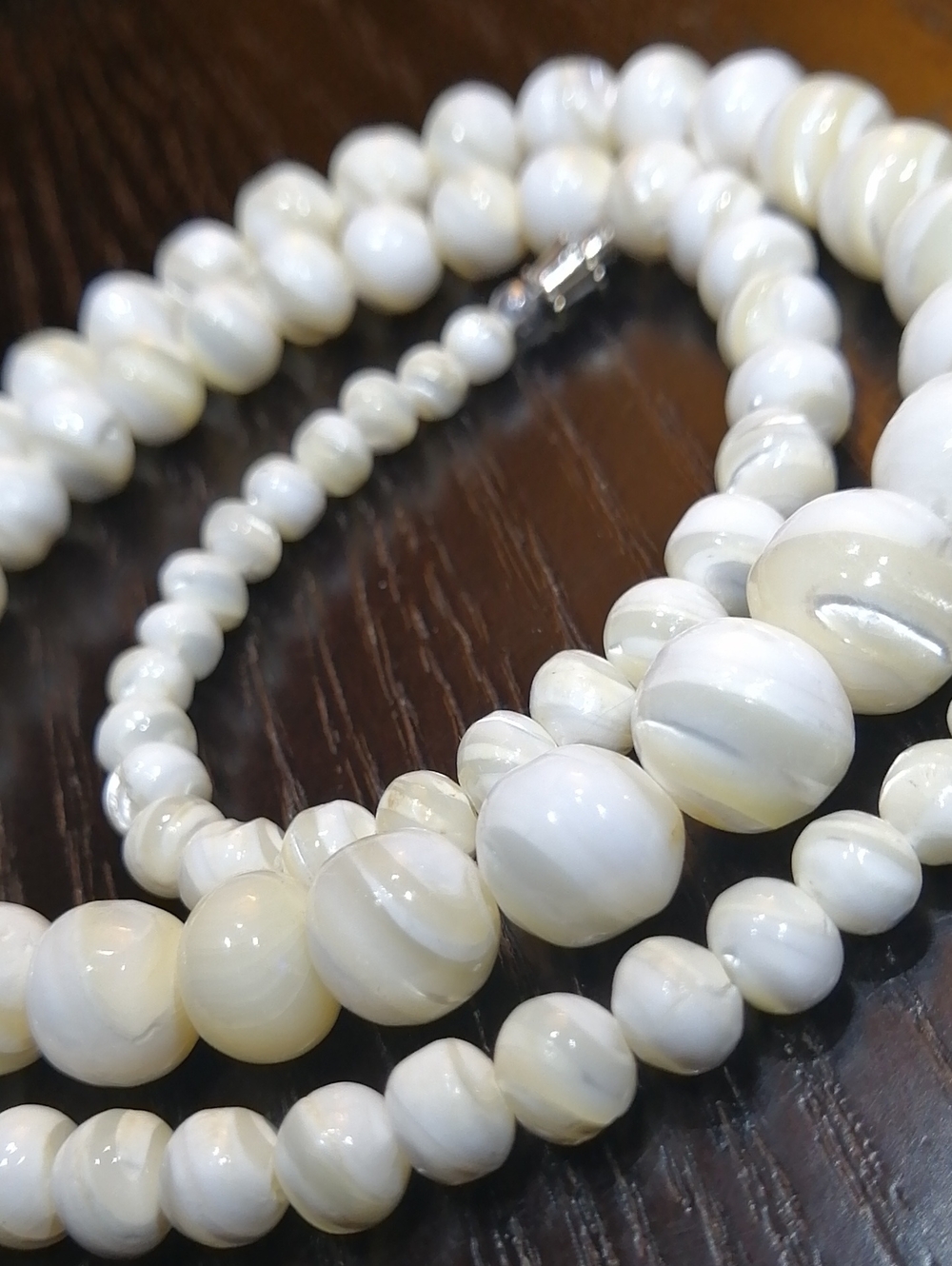 Boho Style White Mother-of-Pearl Balamuti Graduated Beaded Vintage Necklace